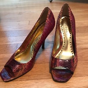 BCBGirls snake wine pump 6.5